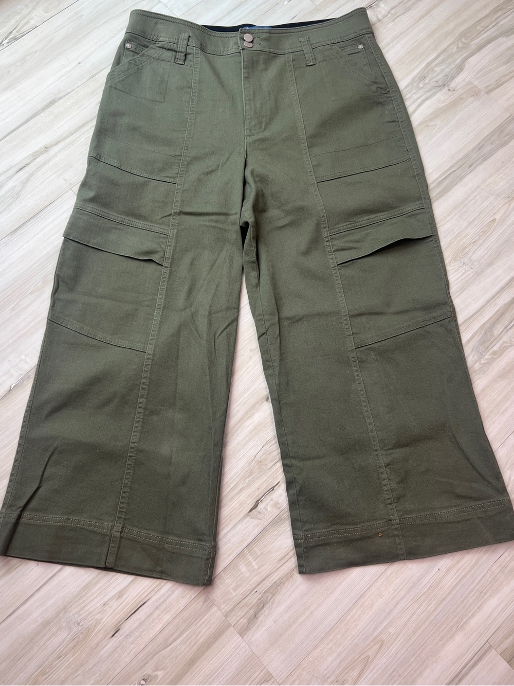 Democracy Olive Utility Wide Leg Crop Pants | Size 16 | Green | NWOT
